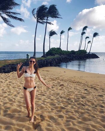 Full leaked Alliestrasza private onlyfans photo