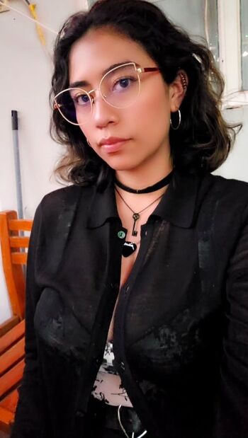 Full leaked Allisauria private onlyfans photo