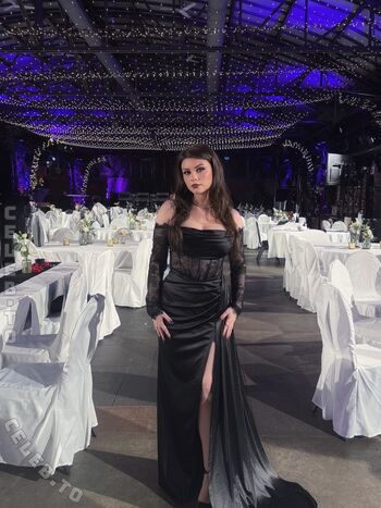 Full leaked Alltimeleah private onlyfans photo