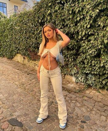 Full leaked Alma perssons private onlyfans photo