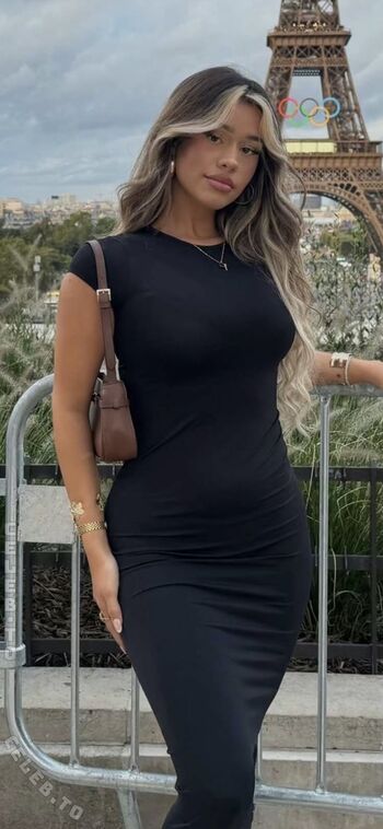 Full leaked Almira azemi private onlyfans photo