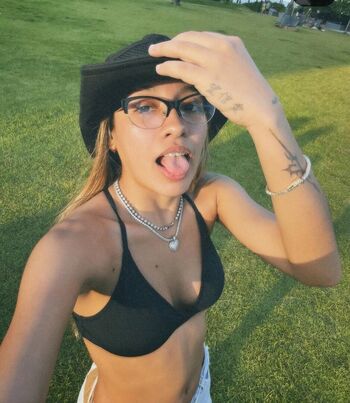 Full leaked Alondrissa private onlyfans photo