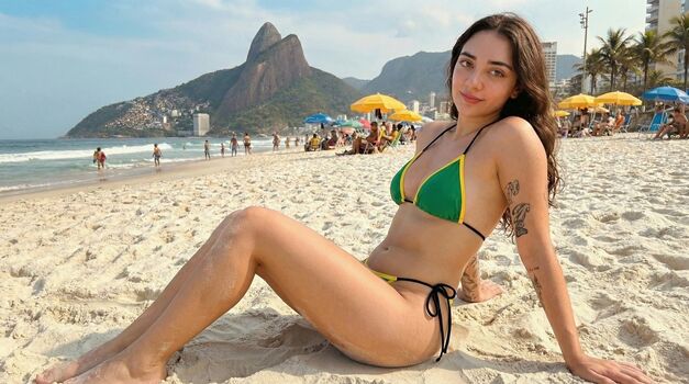 Full leaked Alyska private onlyfans photo