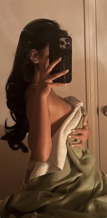 Full leaked Alzeah private onlyfans photo