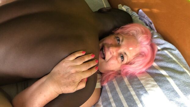 Amalia Hotwife