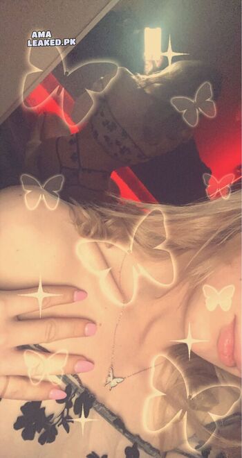 Full leaked Amber glenn page private onlyfans photo