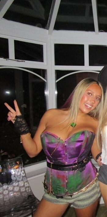 Full leaked Amber isabella page private onlyfans photo