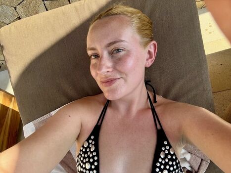 Full leaked Amelia dimoldenberg private onlyfans photo