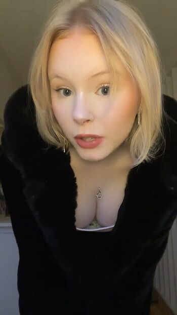 Full leaked Ameliamayl page private onlyfans photo