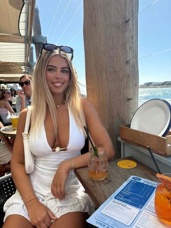 Full leaked Amelie browne private onlyfans photo