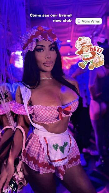 Full leaked Amiradoll private onlyfans photo