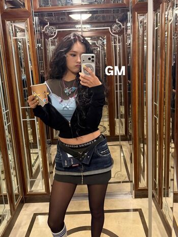 Full leaked An yujin page private onlyfans photo