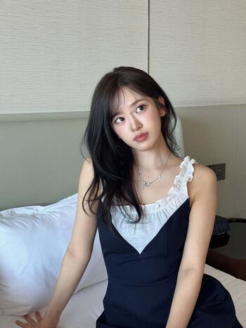 Full leaked An yujin private onlyfans photo