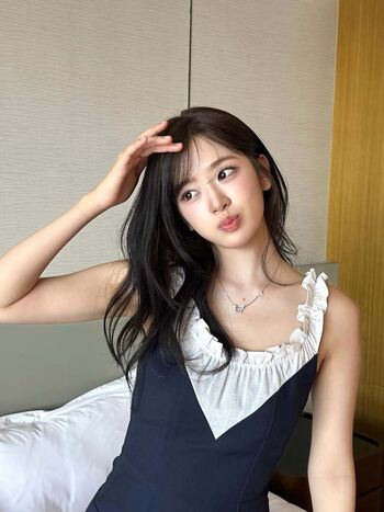 Full leaked An yujin private onlyfans photo