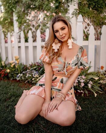 Full leaked Anaissalazar page private onlyfans photo