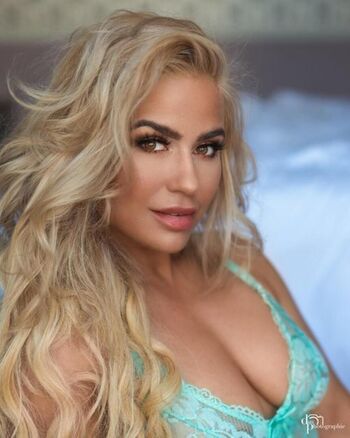 Full leaked Andreaschaerer private onlyfans photo