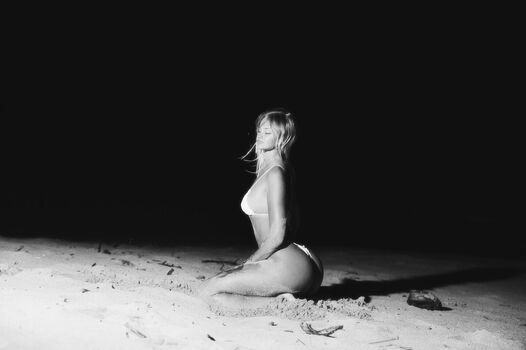 Full leaked Anelaraiin page private onlyfans photo