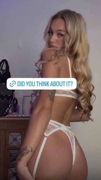 Full leaked Angelluxxvip private onlyfans photo