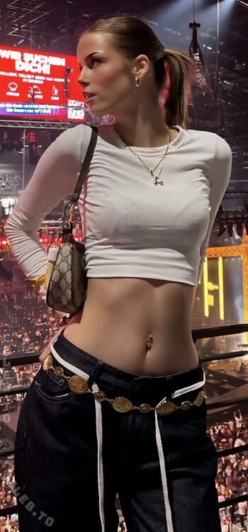 Full leaked Anialivo private onlyfans photo