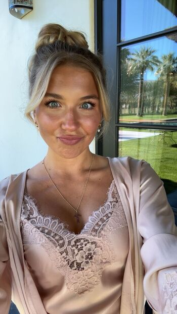 Full leaked Aniela leon page private onlyfans photo