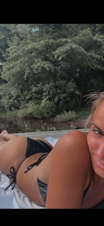 Full leaked Anikaaa private onlyfans photo