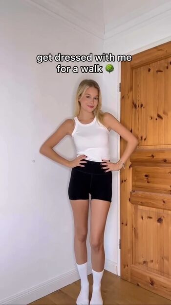 Full leaked Annaaaurelia private onlyfans photo