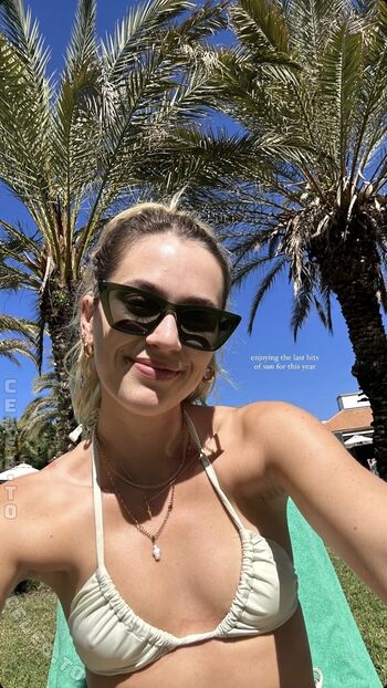 Full leaked Annaneubrt private onlyfans photo