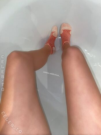 Full leaked Annas addiction private onlyfans photo