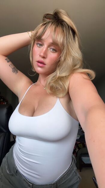 Full leaked Annasauvee private onlyfans photo