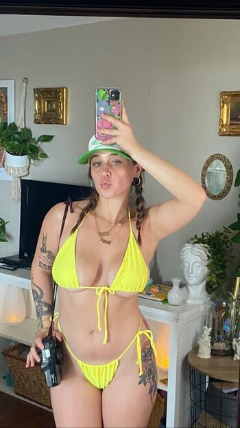 Full leaked Annasauvee private onlyfans photo