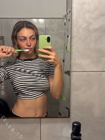 Full leaked Annasofiaaaa private onlyfans photo