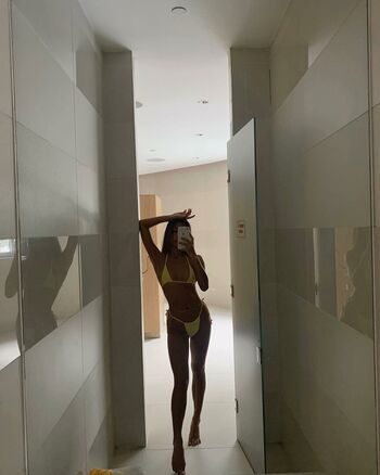 Full leaked Anne ale page private onlyfans photo