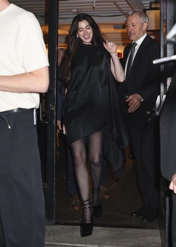 Full leaked Anne hathaway page private onlyfans photo