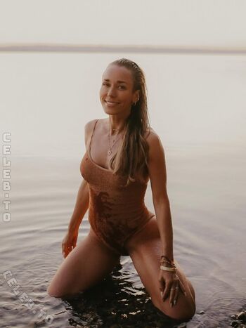 Full leaked Annemarie carpendale private onlyfans photo