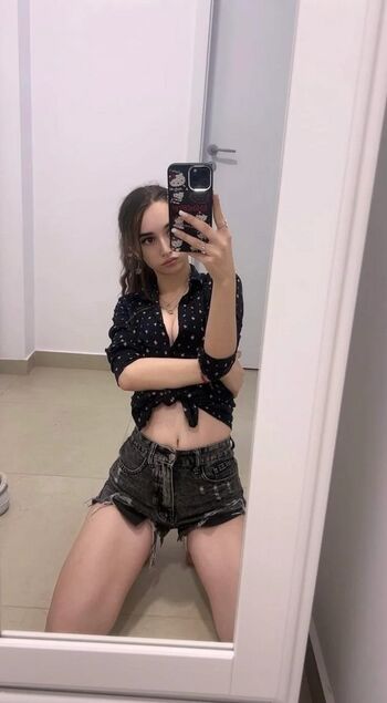 Full leaked Anniemalfarm private onlyfans photo