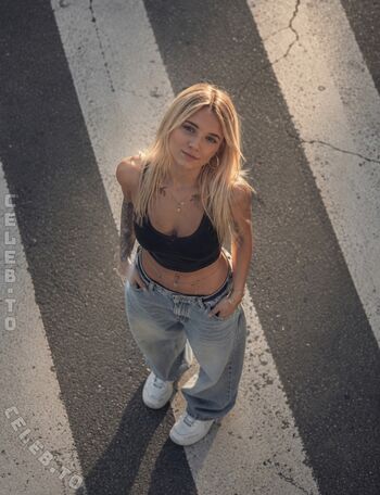Full leaked Anny vans private onlyfans photo