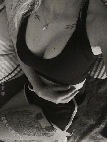 Full leaked Anny vans private onlyfans photo