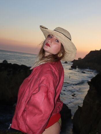 Full leaked Aquisandrax private onlyfans photo