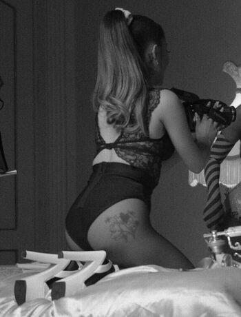 Full leaked Ariana grande page private onlyfans photo
