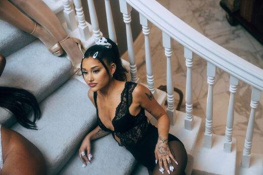 Full leaked Ariana grande page private onlyfans photo