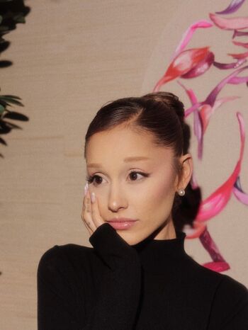 Full leaked Ariana grande page private onlyfans photo