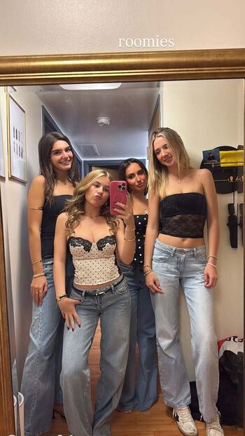 Full leaked Ariana white page private onlyfans photo