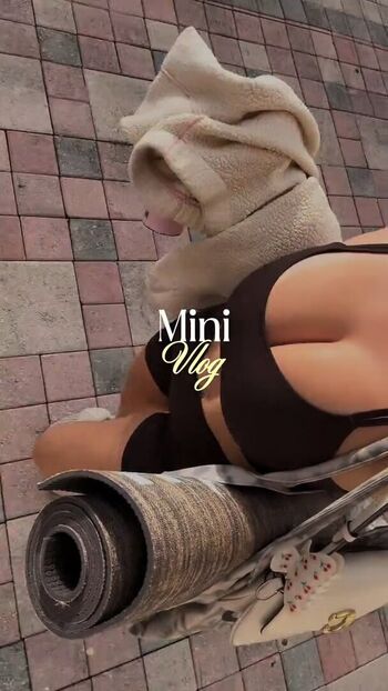 Full leaked Ariana white page private onlyfans photo