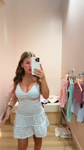 Full leaked Ariana white page private onlyfans photo