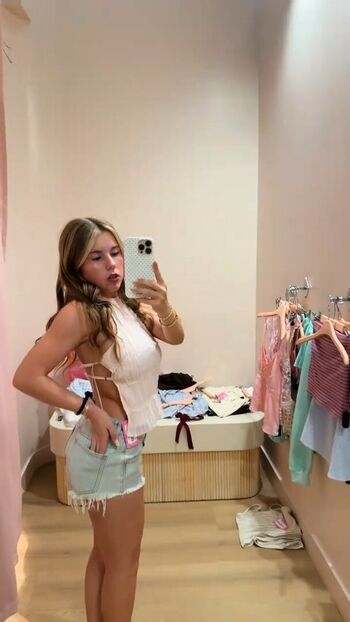 Full leaked Ariana white page private onlyfans photo