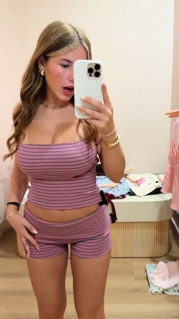 Full leaked Ariana white page private onlyfans photo