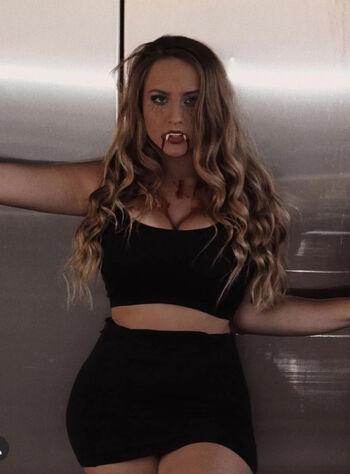 Full leaked Ariannagrajales private onlyfans photo