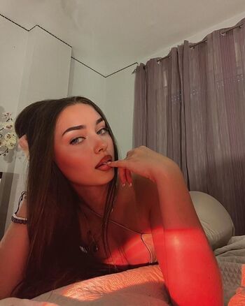 Full leaked Ariatorres private onlyfans photo