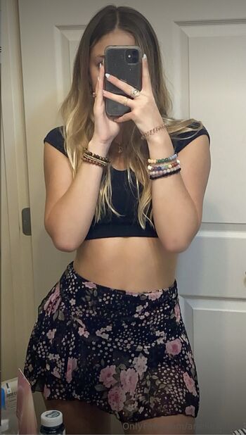 Full leaked Ariellesutton page private onlyfans photo