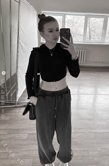 Full leaked Ariwwei private onlyfans photo